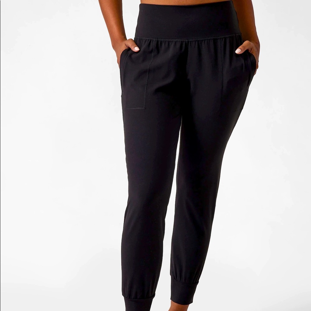 Athleta salutation jogger